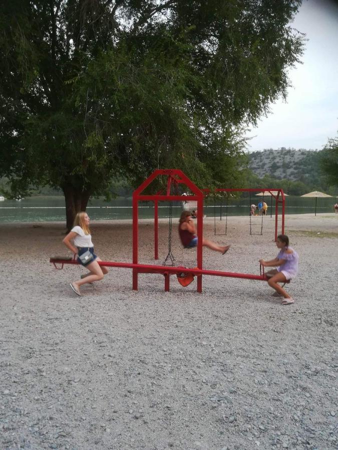 Milda+M Apartment Skradin Bagian luar foto
