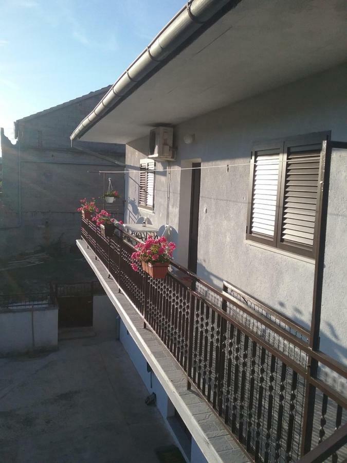 Milda+M Apartment Skradin Bagian luar foto